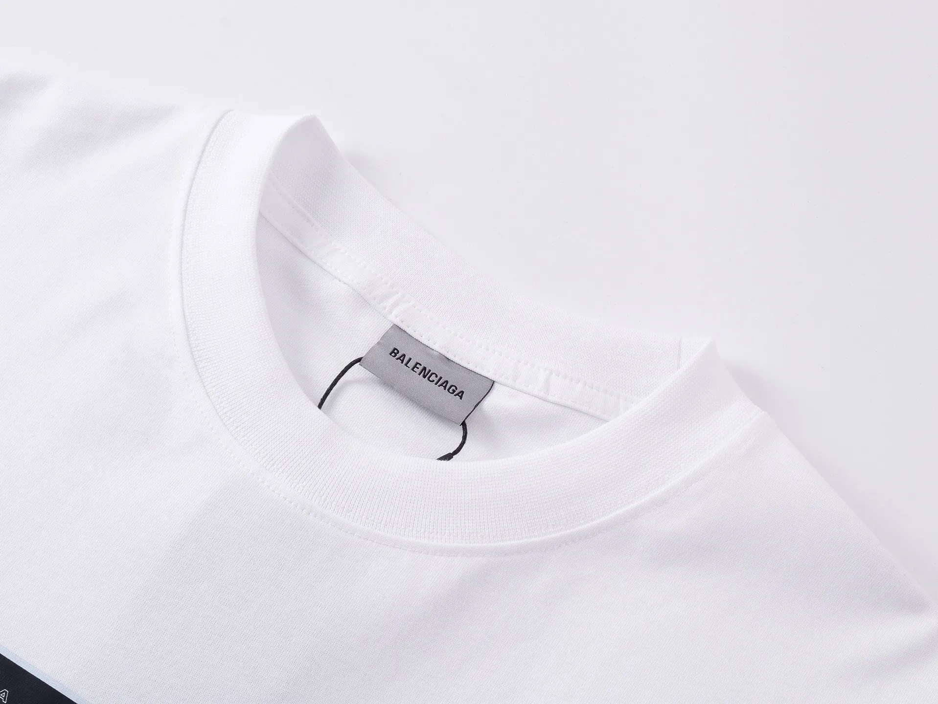 【 . Quality】BALENCI*GA/ .SS 26 New Arrival 。 Balenclag* T 。 ， . Authentic 。 ！ ZP 。 260 ， . ， ， 。 。 。 ， 。 OS . Same Style ：BL 263791 ：Black，White Size：XS S M L